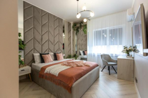 Wonderful 1BR by Dambovita River: Old Town Bliss